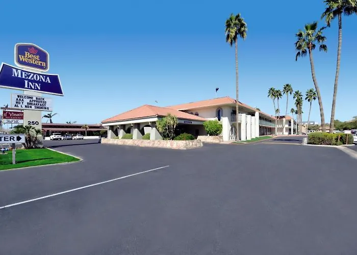 Ramada By Wyndham Downtown 2*