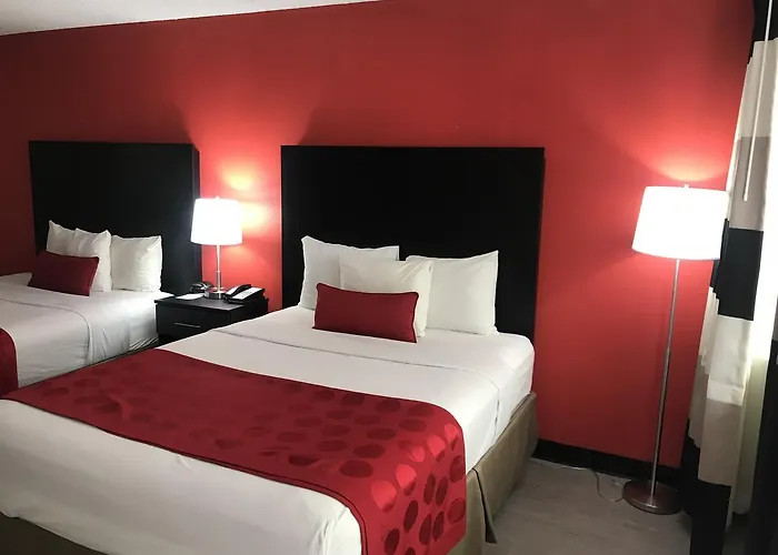 Ramada By Wyndham Downtown Hotel 2*