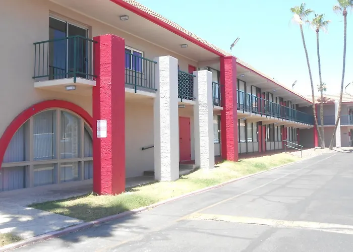 Ramada By Wyndham Downtown