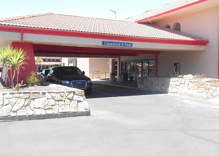 Ramada By Wyndham Downtown