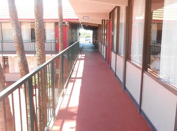 Hotel Ramada By Wyndham Downtown
