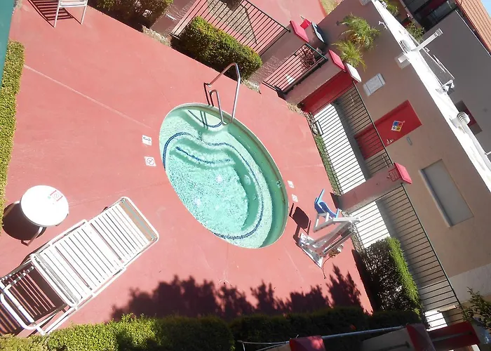 Ramada By Wyndham Downtown Hotel Mesa