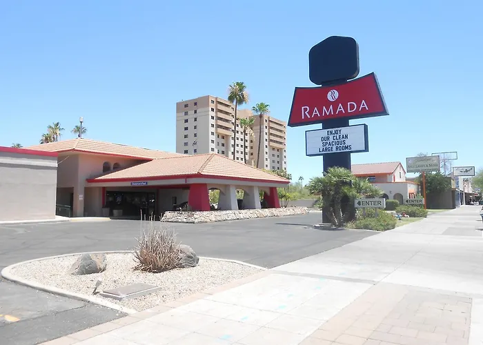 Hotel Ramada By Wyndham Downtown 2*