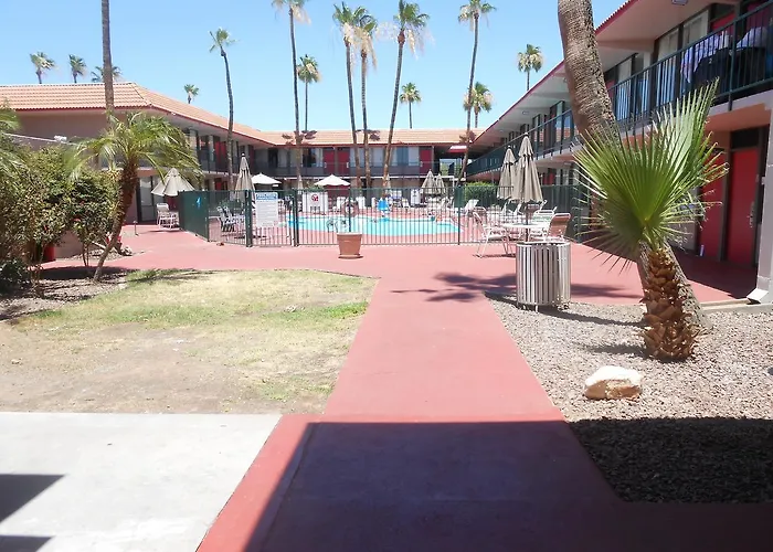 Ramada By Wyndham Downtown Hotel