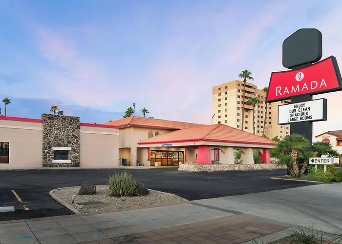 Ramada By Wyndham Downtown 2*