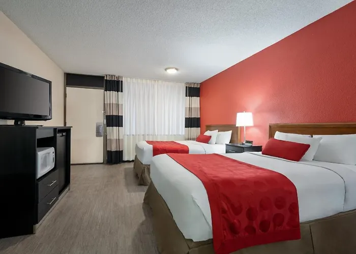 Hotel Ramada By Wyndham Downtown