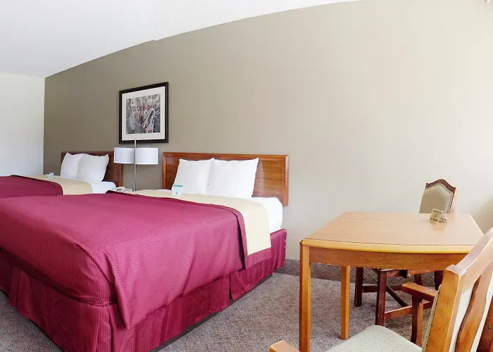 Hotel Ramada By Wyndham Downtown 2*