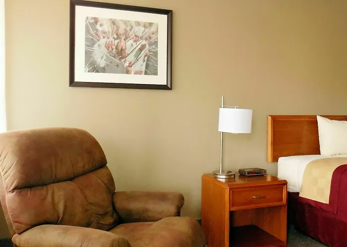 Ramada By Wyndham Downtown 2*