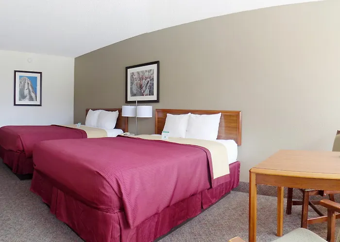Ramada By Wyndham Downtown Hotel Mesa