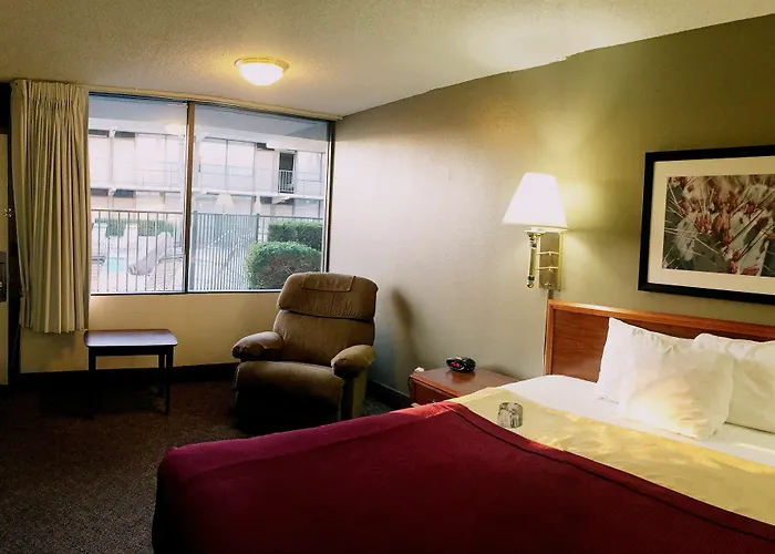 Ramada By Wyndham Downtown
