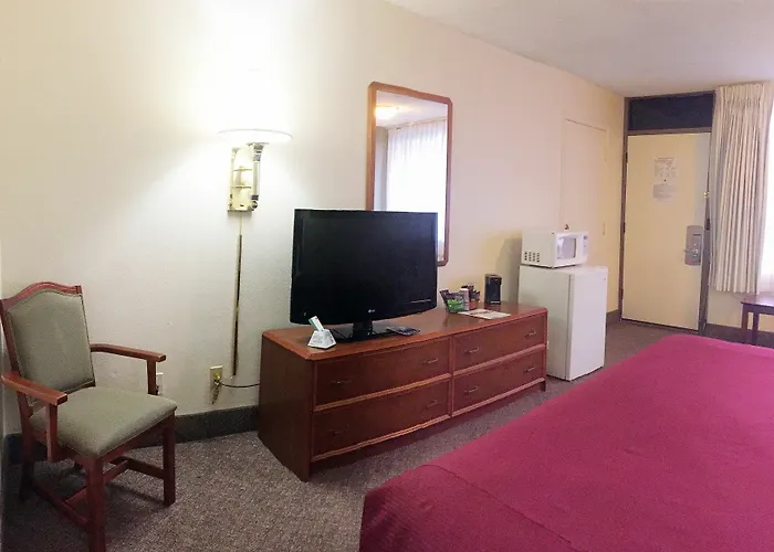 Hotel Ramada By Wyndham Downtown