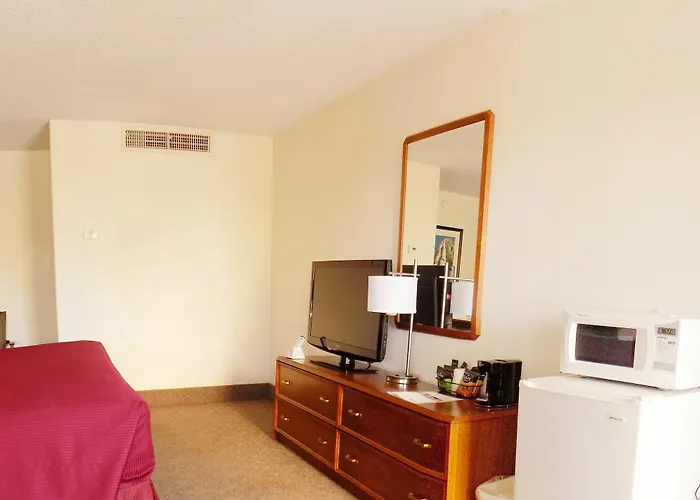 Hotel Ramada By Wyndham Downtown