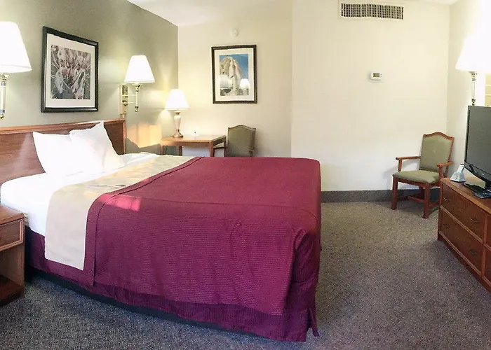Ramada By Wyndham Downtown Mesa