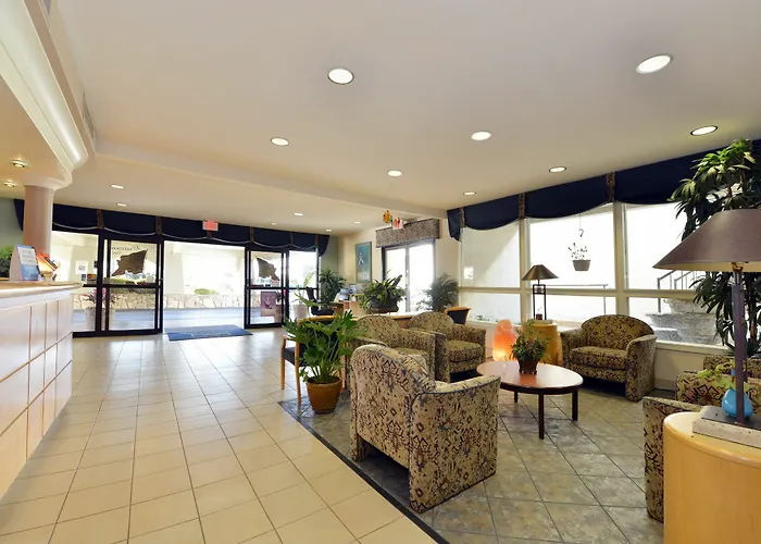 Ramada By Wyndham Downtown Hotel Mesa