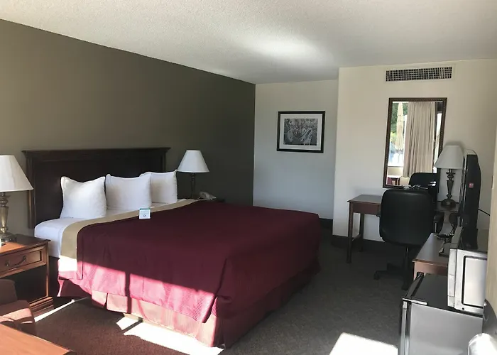 Hotel Ramada By Wyndham Downtown