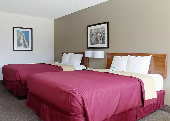 Hotel Ramada By Wyndham Downtown Mesa