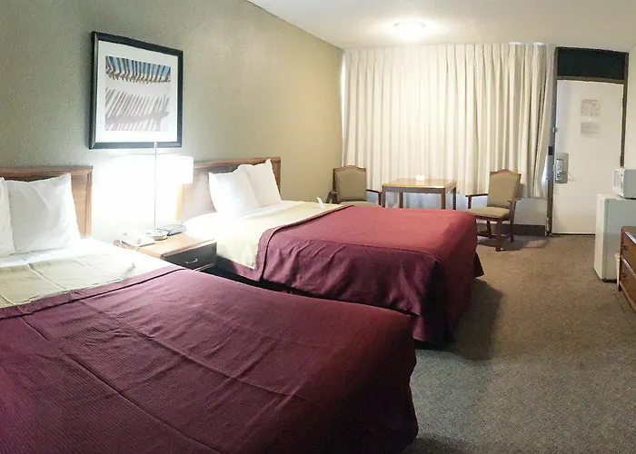 Ramada By Wyndham Downtown 2*