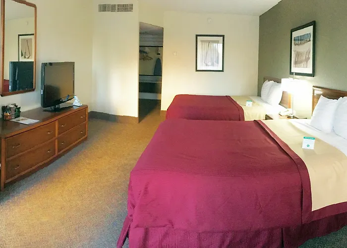 Hotel Ramada By Wyndham Downtown Mesa