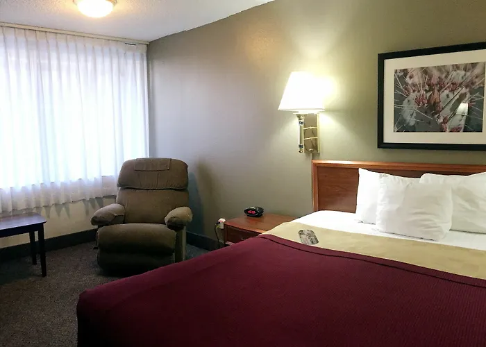 Hotel Ramada By Wyndham Downtown