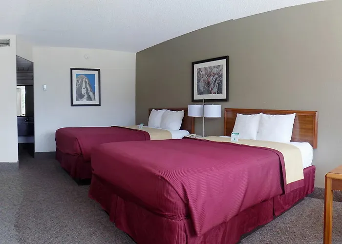 Hotel Ramada By Wyndham Downtown Mesa