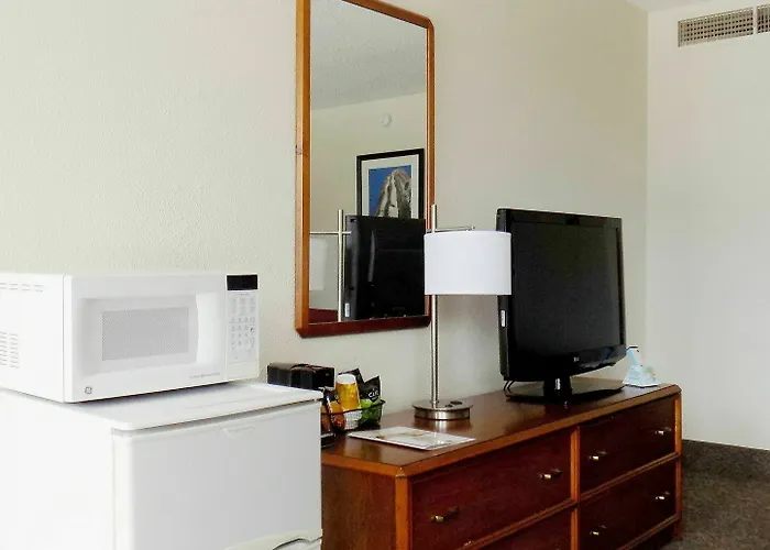 Hotel Ramada By Wyndham Downtown