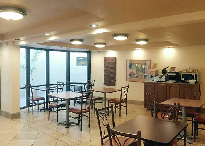 Ramada By Wyndham Downtown Hotel